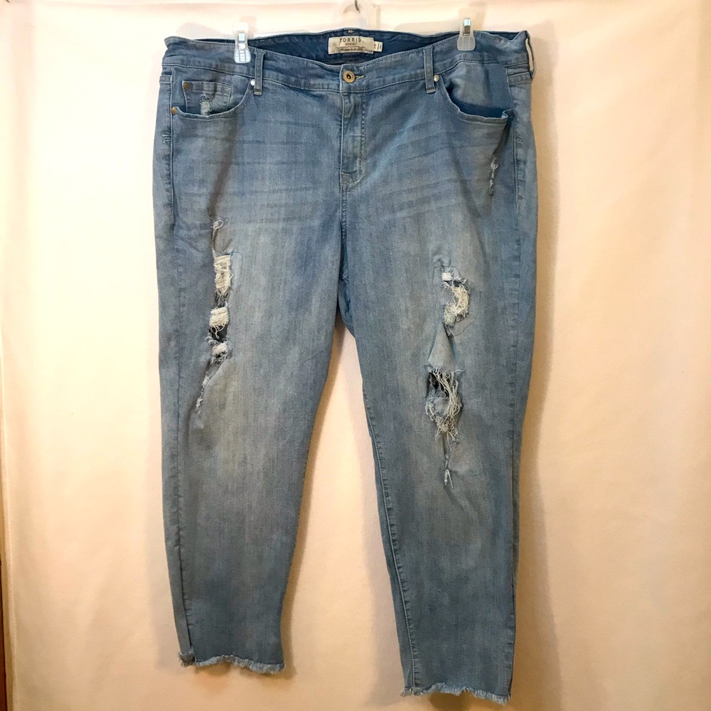 Torrid Distressed Destroyed Jeans Size 26